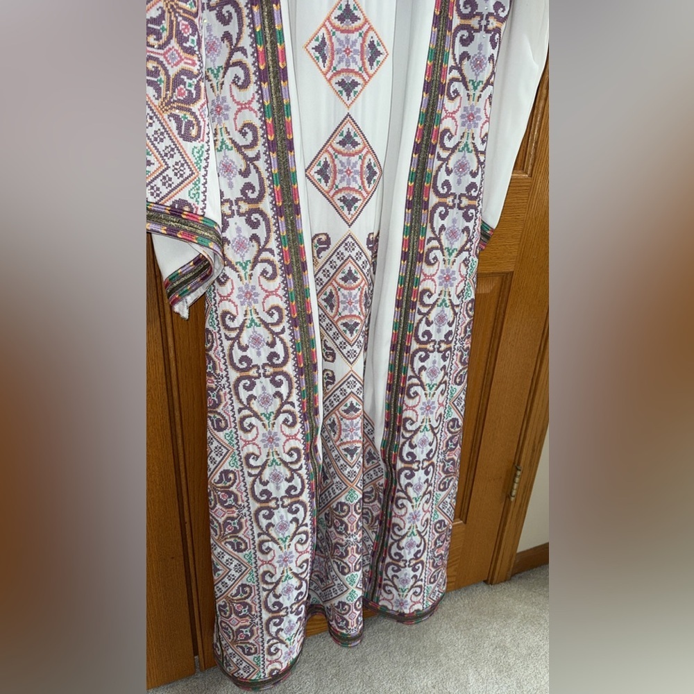 Palestinian Thobe White Purple Lilac Plus Size 5 / 2X Embroidered Formal Gown - Picture 13 of 16